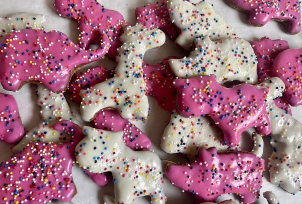 PAWTY Animal Cracker Dog Treat Gift Box - Image 2