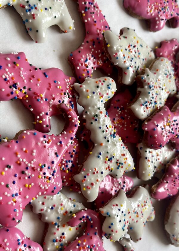 PAWTY Animal Cracker Dog Treat Gift Box - Image 3