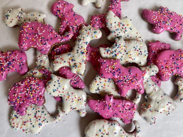 PAWTY Animal Cracker Dog Treat Gift Box - Image 4